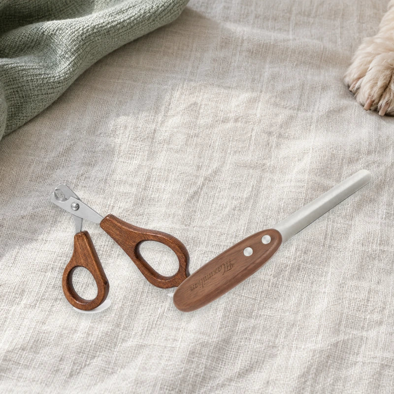 Trim & smooth pet care scene